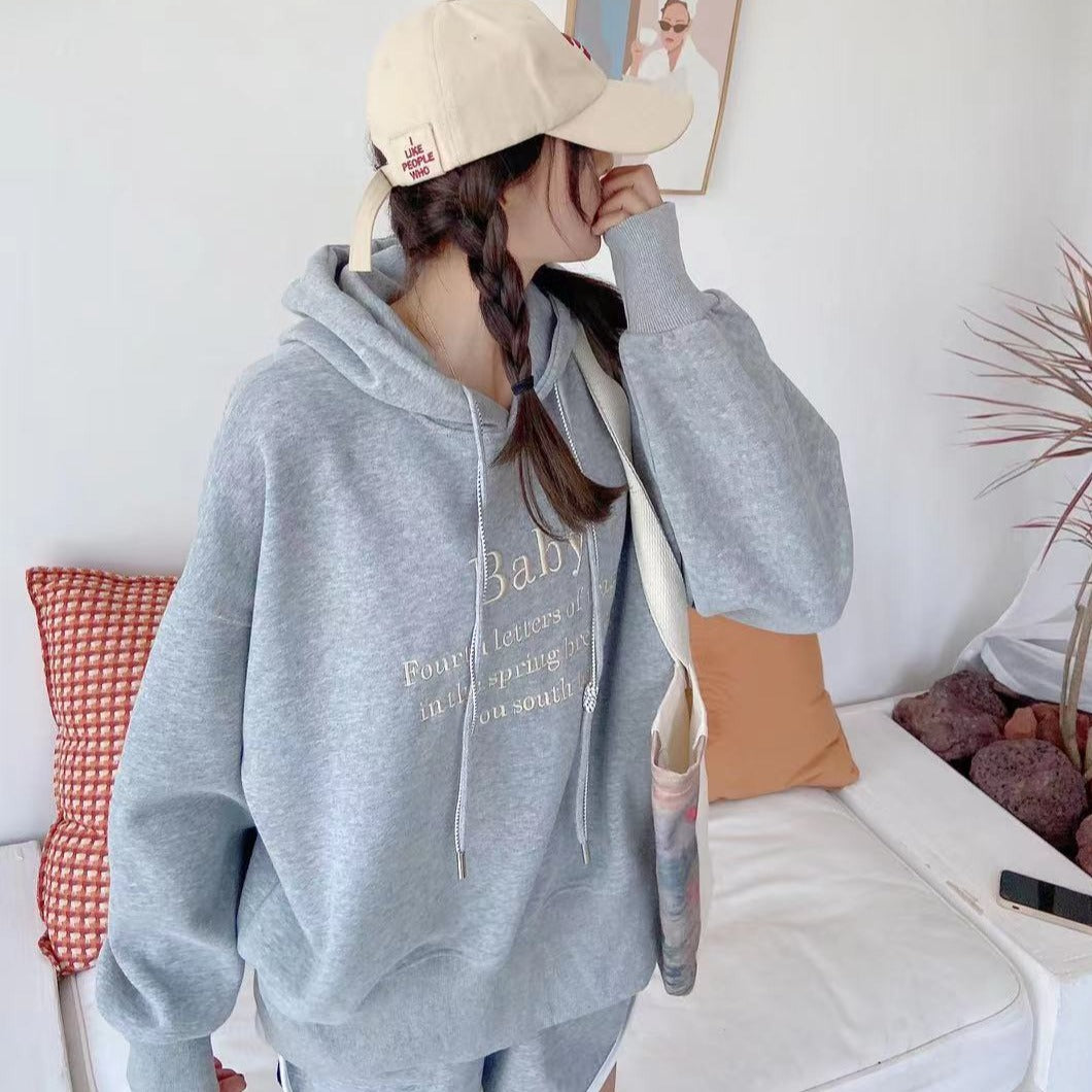 刺繍ロゴパーカー