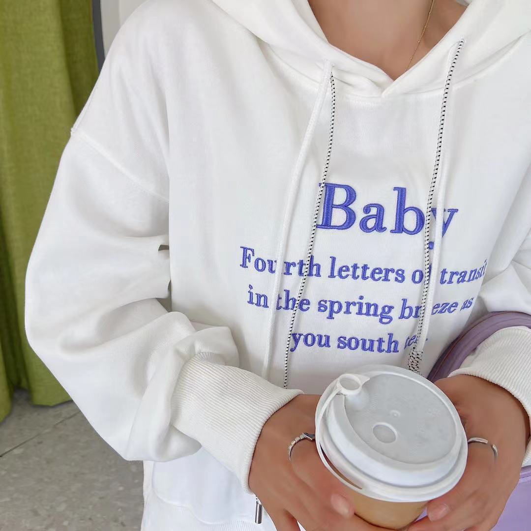 刺繍ロゴパーカー