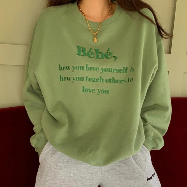 刺繍ロゴスウェット