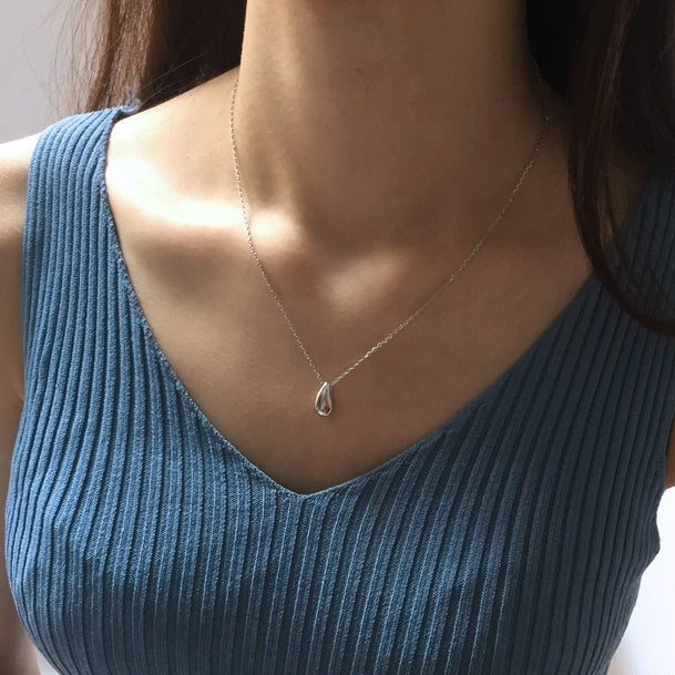 ドロップモチーフネックレス
